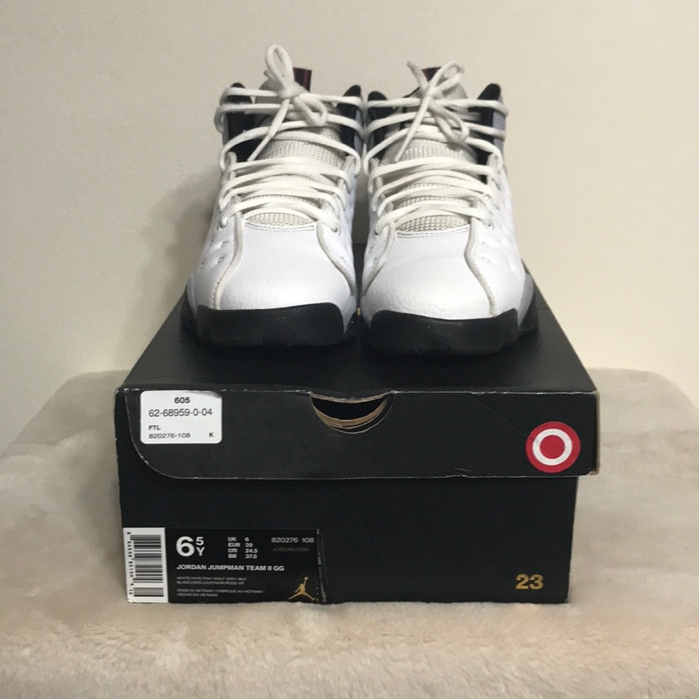 Youth Jordan Jumpman size 6 1/2